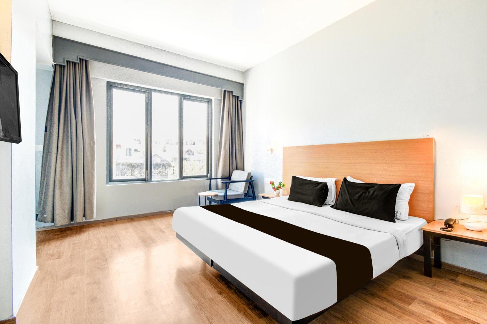 Super Townhouse Lakdikapul Hotel Haiderabad Buitenkant foto