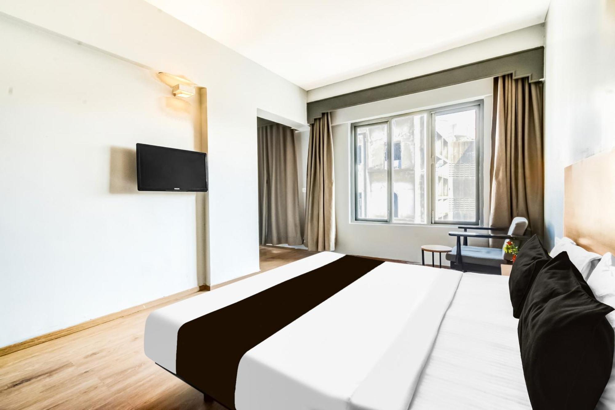 Super Townhouse Lakdikapul Hotel Haiderabad Buitenkant foto
